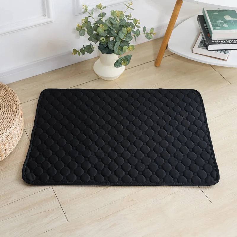 Black washable reusable pet pee mat