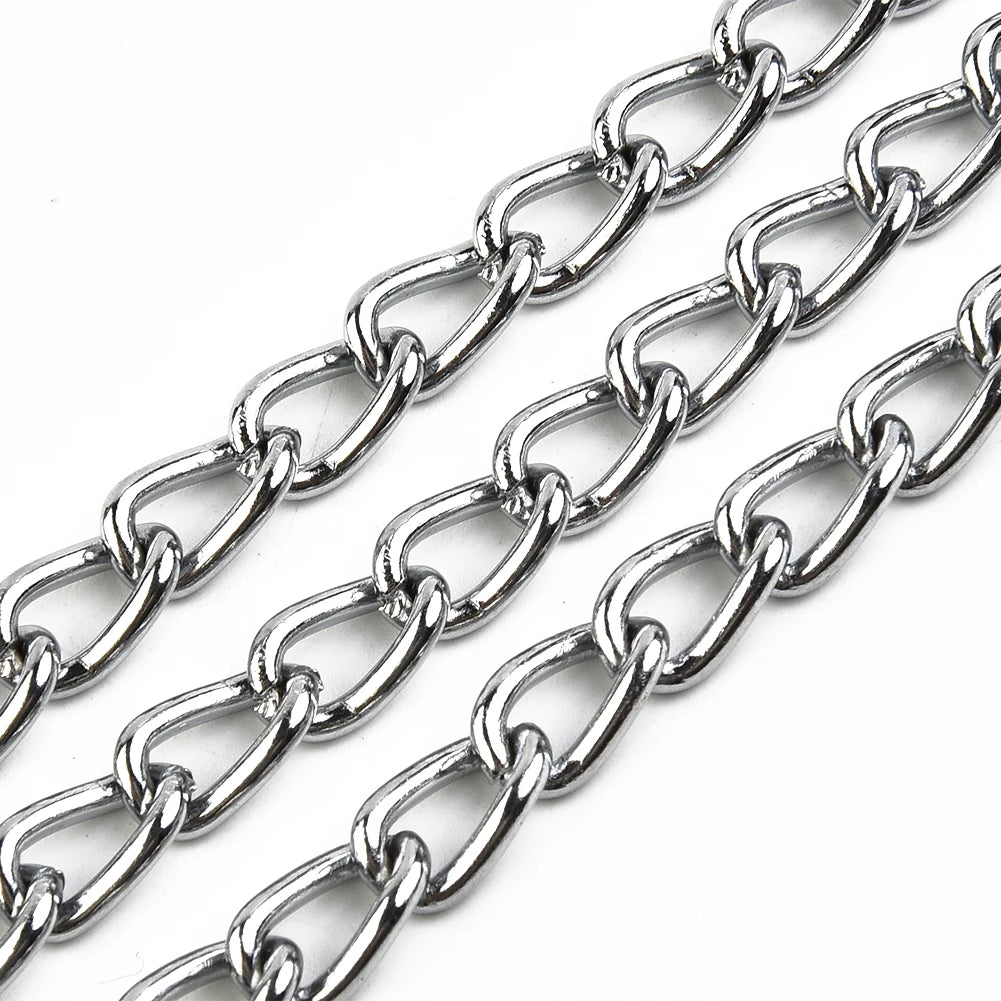 Strong metal chain 