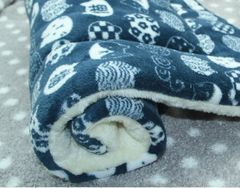 Large Flannel Dog Bed Sleeping Mat: Thickened Rug for Small to Large Pets
